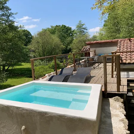 Les Du Mouliot Piscine Et Prive En Foret Proche Penzion *